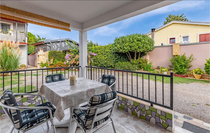 1 Bedroom Beach Front Apartment In Premantura - Medulin