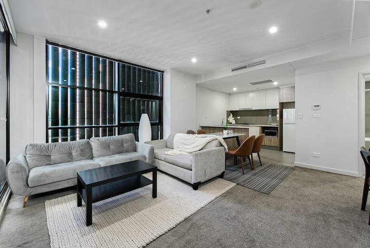 Prime Location| Skyrise| 2bedroom| Free Parking - Parramatta