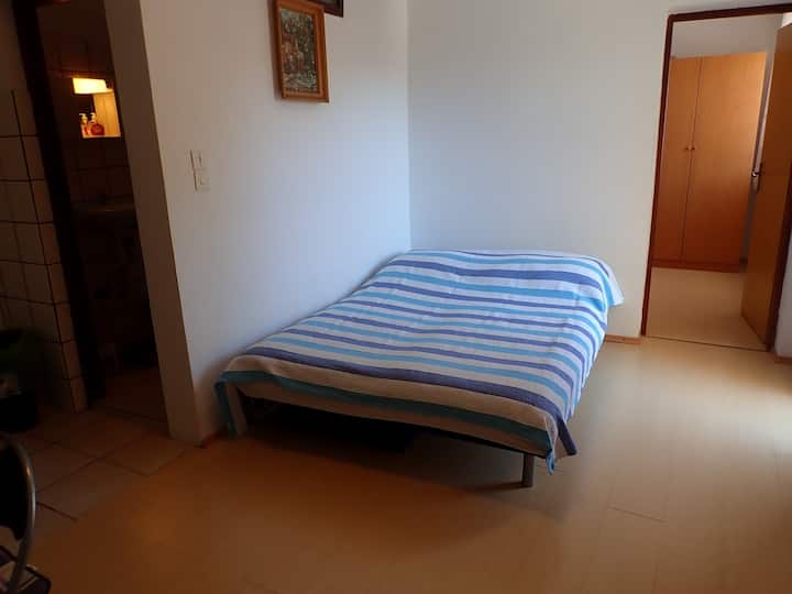 A-25820-a Appartement D'une Chambre Avec Le Balcon - Starigrad