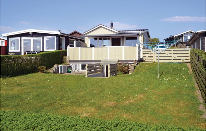 Cozy Home In Esbjerg V With House Sea View - Blåvand