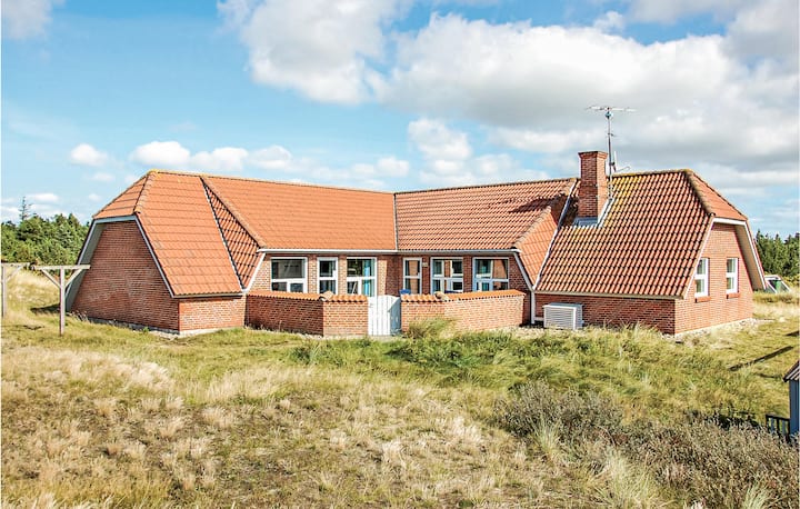 Cozy Home In Blåvand With Sauna - Blåvand