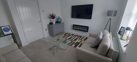 Top performing Airbnb: Modern, well-located, 2 bedroom house in Wigan in Wigan