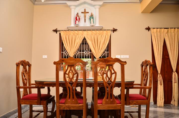 Dining area 2 image 1