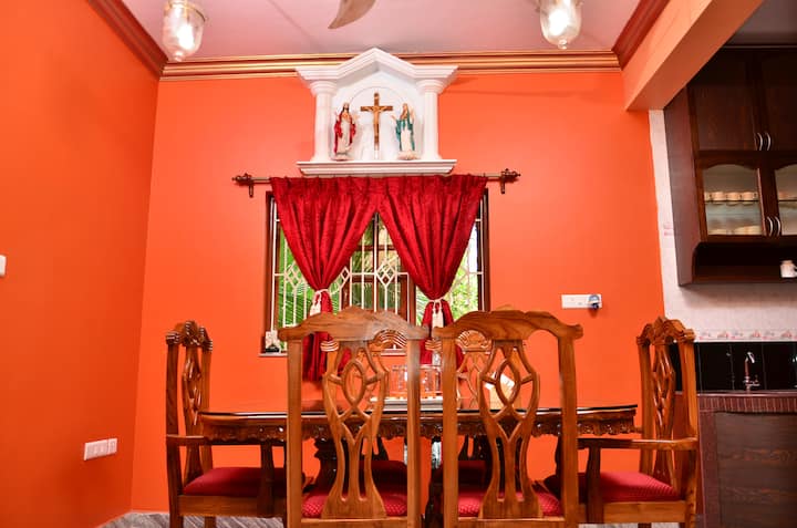 Dining area 1 image 1