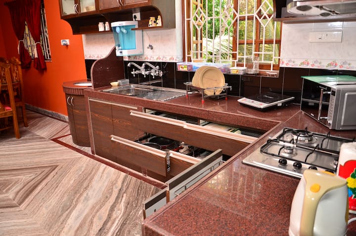 Full kitchen 1 image 2