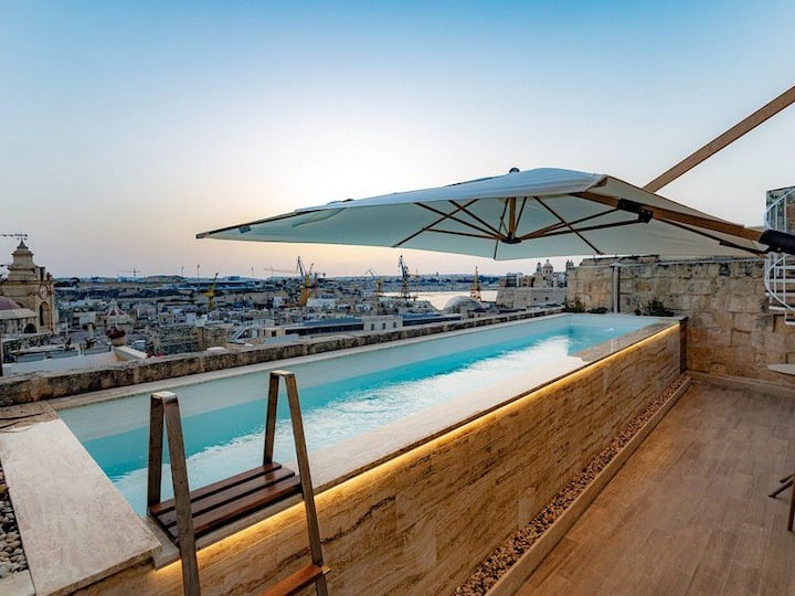 Elegant Historical Townhouse - Valletta