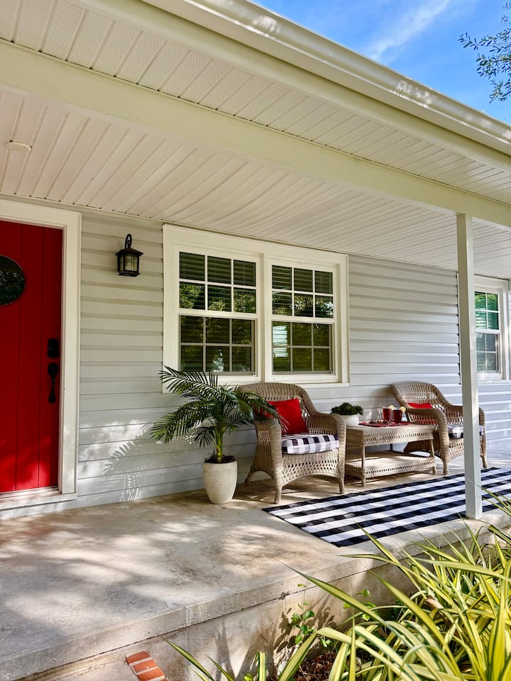 Historic Charmer/ Beaches / Porches/relaxing - Fort Myers, FL