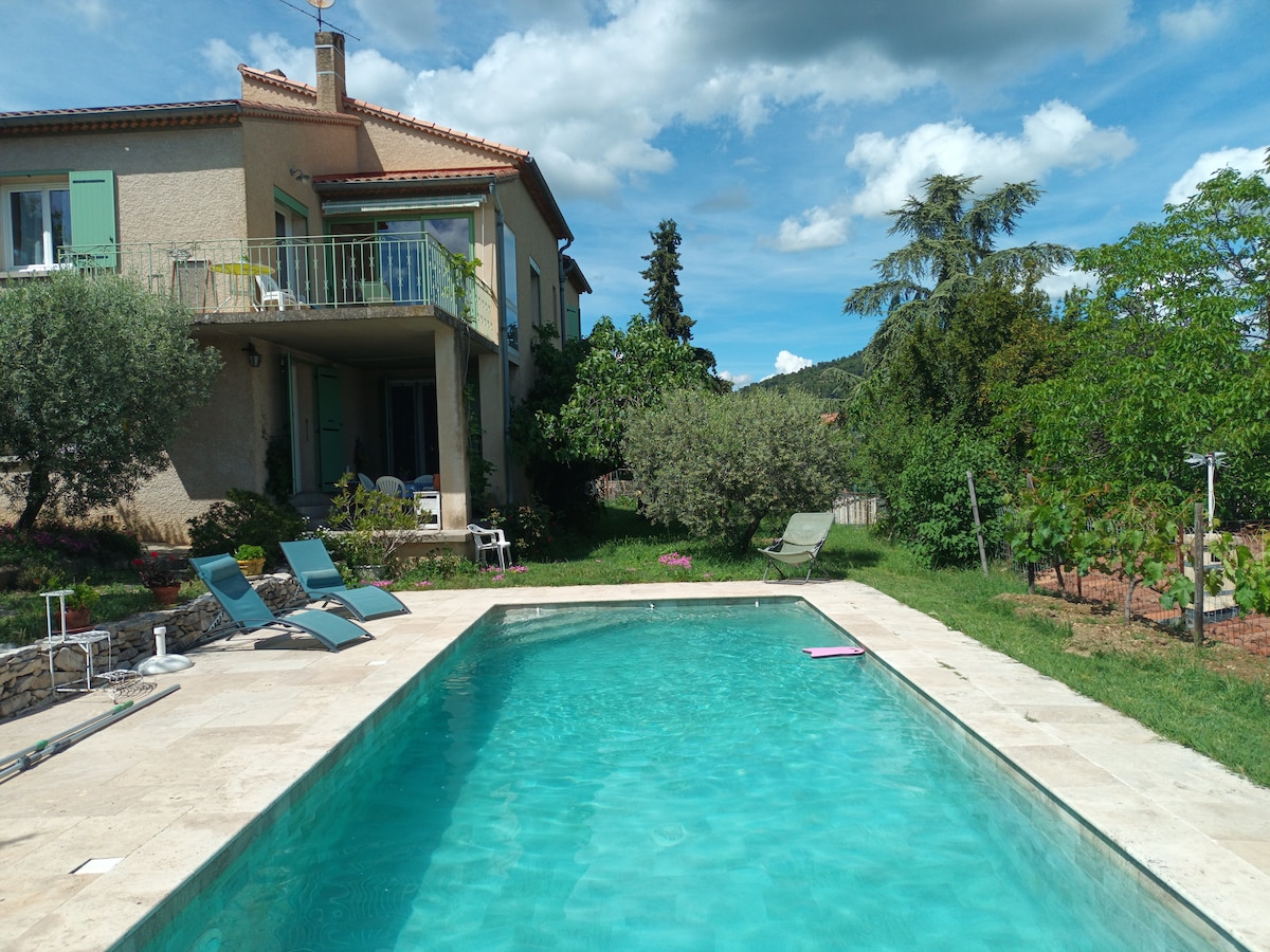 Rez-de-chaussée avec piscine et jardin - Les Bastides Blanches