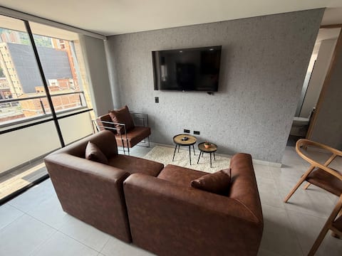 Top Airbnb: Cozy 2BR Near Sabaneta Park with Washer/Dryer in Sabaneta