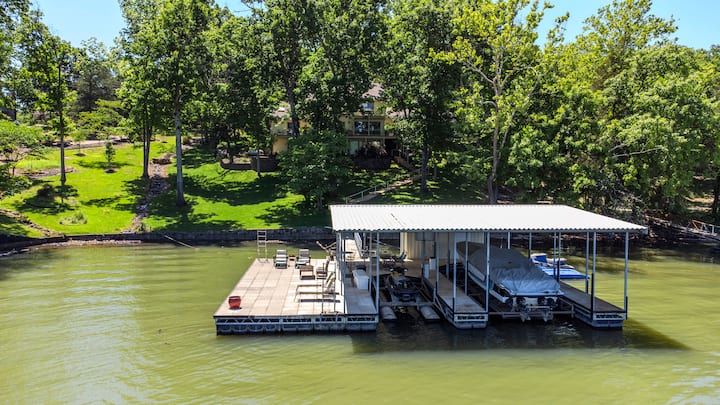 Saddle Lakehouse - Camdenton, MO
