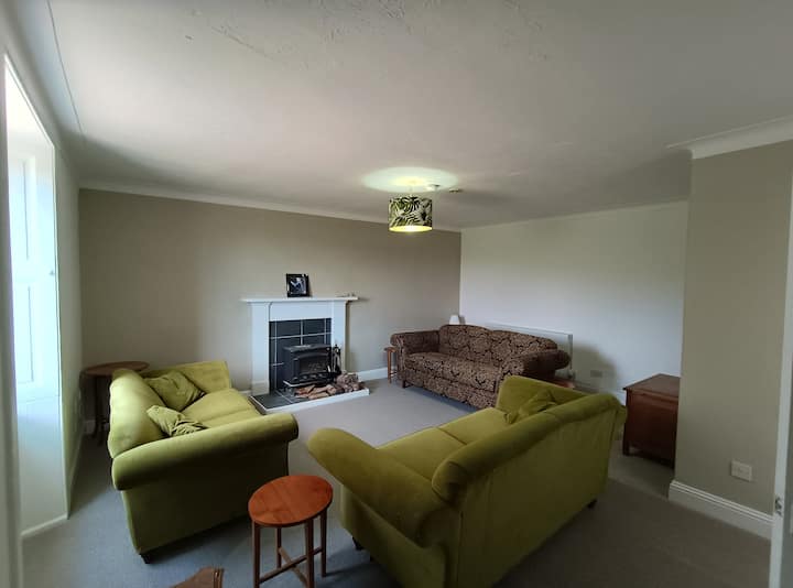 Cosy Farmhouse With Beautiful Loch View, Sleeps 6 - Largs