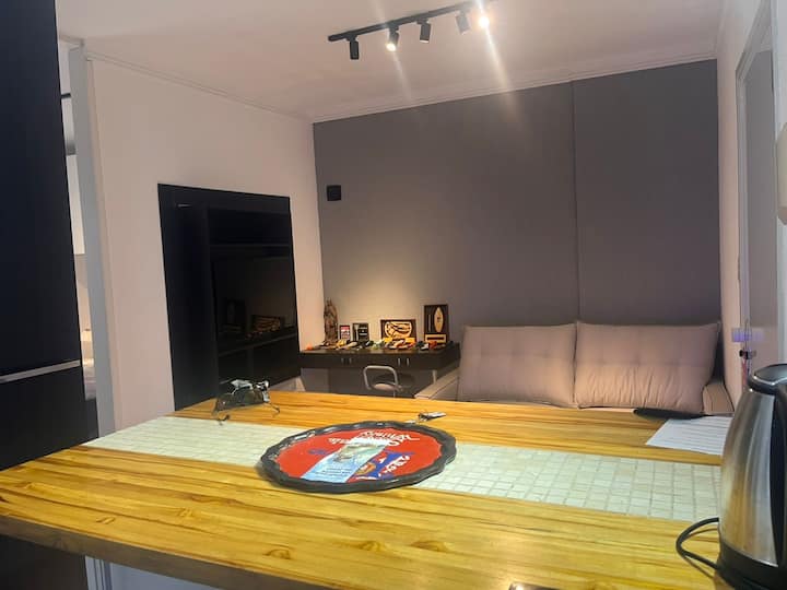 Flat 400m Praia|garagem| Shop Brisamar S.vicente - Sao Vicente, Brazil