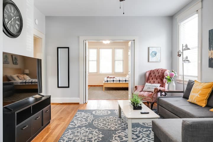 Cozy Carytown Retreat/fully Fenced/pet Friendly - Richmond, VA