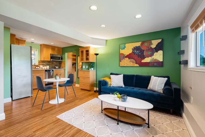 Columbia City Retreat - Mercer Island, WA