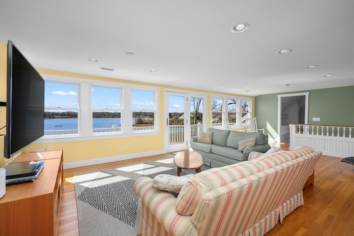 Waterfront Chatham Escape, Pet Friendly, Pond View - Chatham, MA