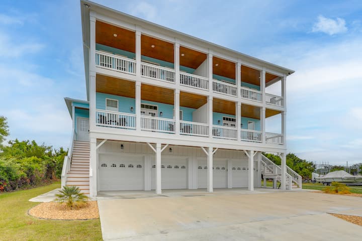 Hot Tub & Waterway Views! Sneads Ferry Retreat - North Topsail Beach