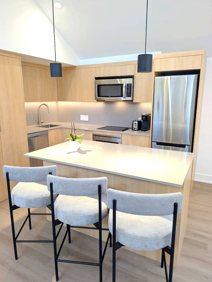 Beautiful Loft Bright, Open | 2 Beds Free Parking - Markham