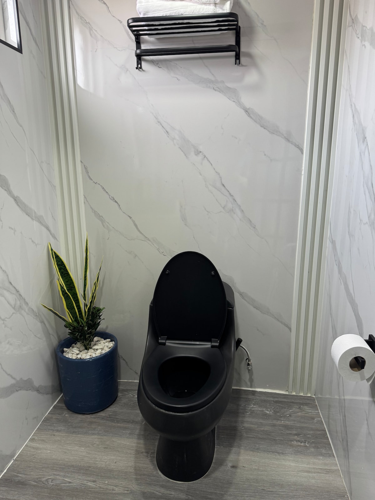 Apartment 6 photo 8