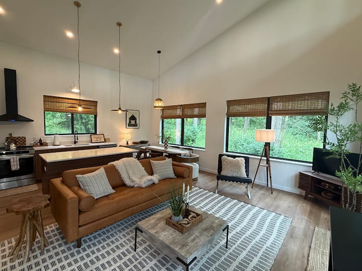 Tree House With Private Sauna - Wisconsin Dells, WI