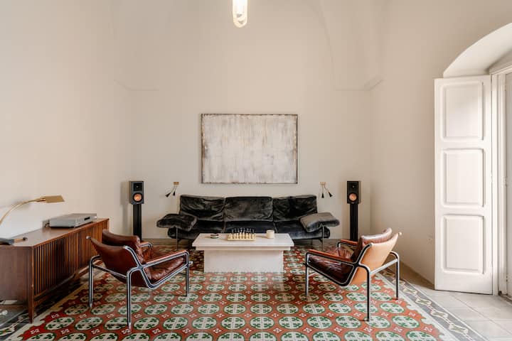 Spacious Historic Center Home With Rooftop/pool - Erchie