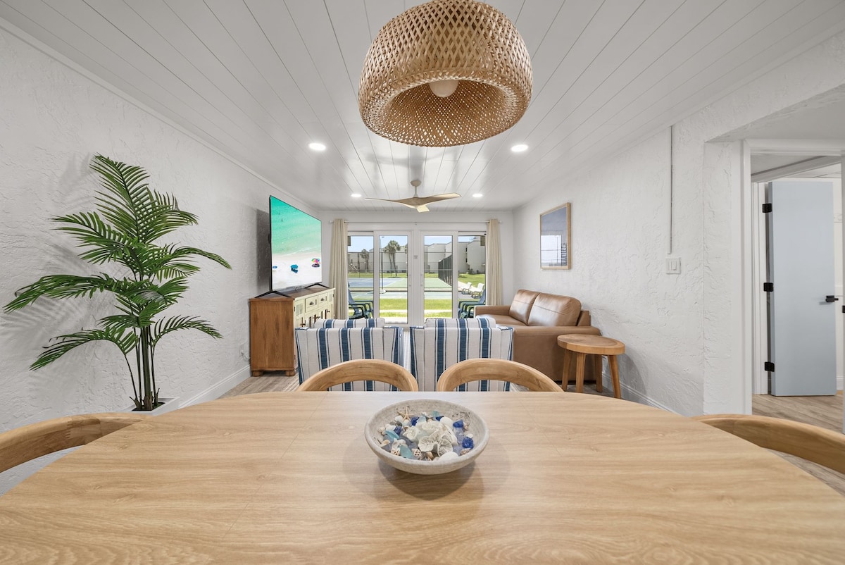 Dining Table large enough for group meals