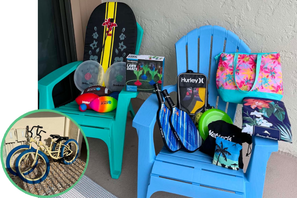 Pickle ball set, outdoor games, 2  bikes for guests