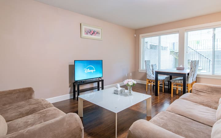 Quiet & Spacious 2br Guest Suite - Coquitlam