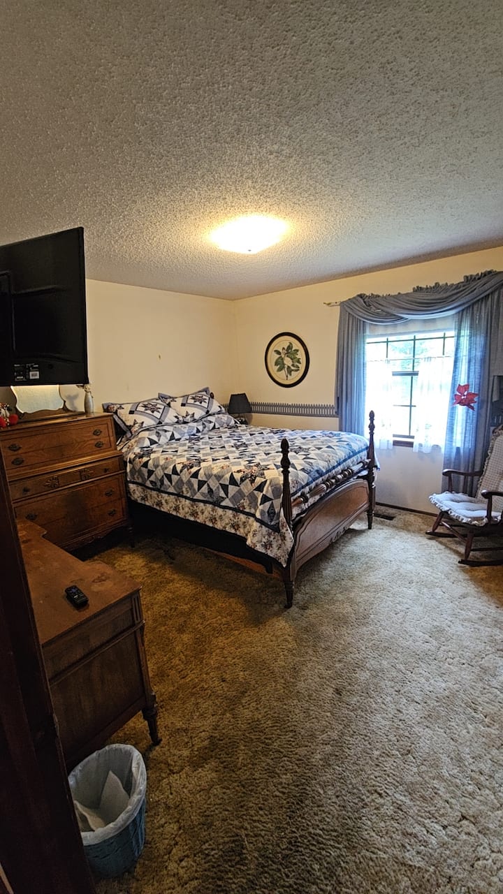 Nostalgic Family Home - Mountain Home, AR