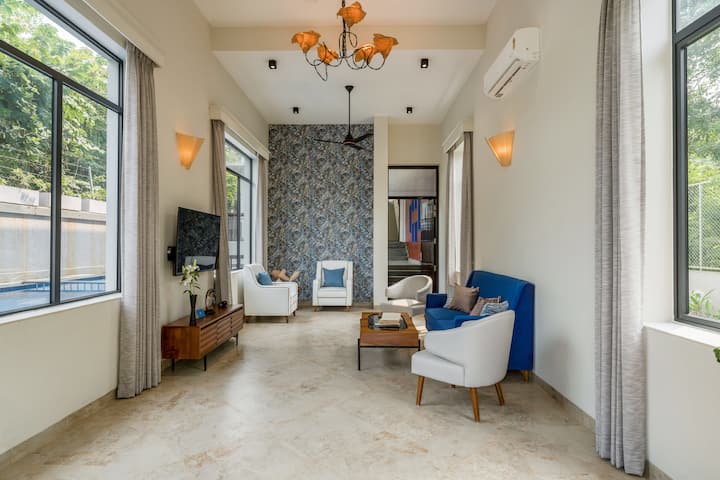 Living room image 5