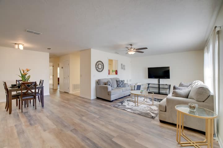 Steps To Crystal River! Dual-unit W/ Patios & Yard - Crystal River, FL