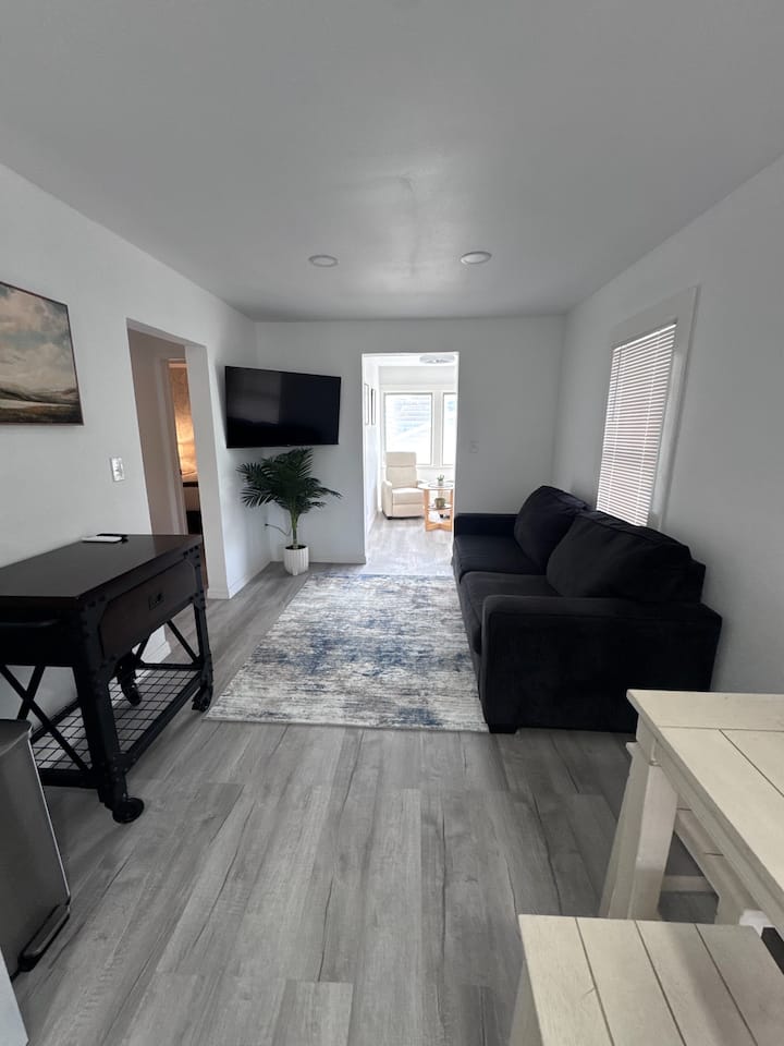 Summer Discount : 2/1 - Fenced Yard - Pet Friendly - Lakeland, FL