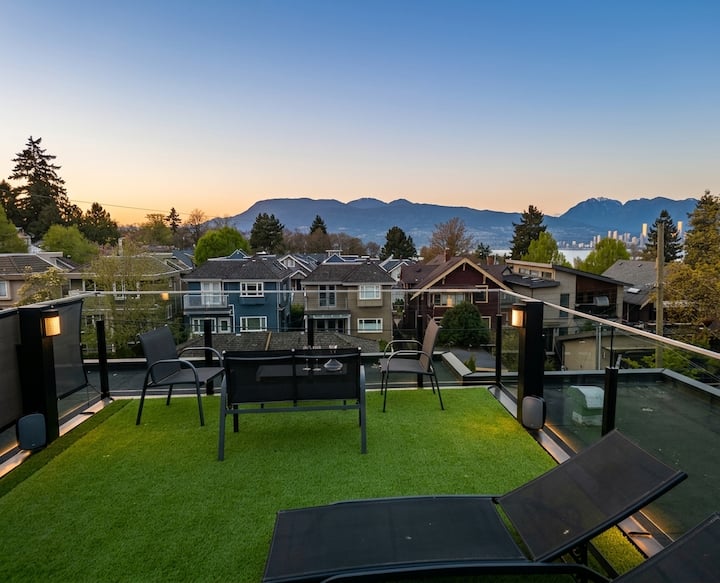 Elite West Point Grey Estate | 360° View Deck - Bowen Island