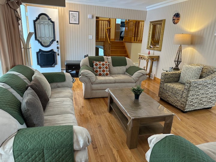 Perfect Location Retreat - Niagara Falls