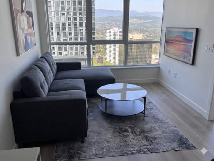 Luxury Studio | Prime Location, Views & Amenities - 버너비