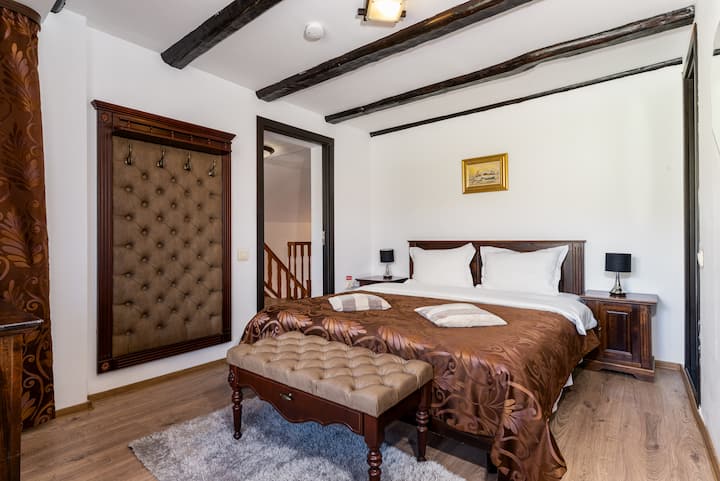 Casa Dudu | Jacuzzi & Mountain Views | 6 Bedrooms - Bran