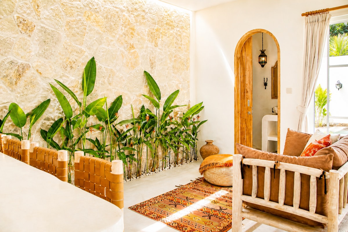 Villa in South Kuta · ★New · 2 bedrooms · 2 beds · 3 private baths, Airbnb-Vergleich