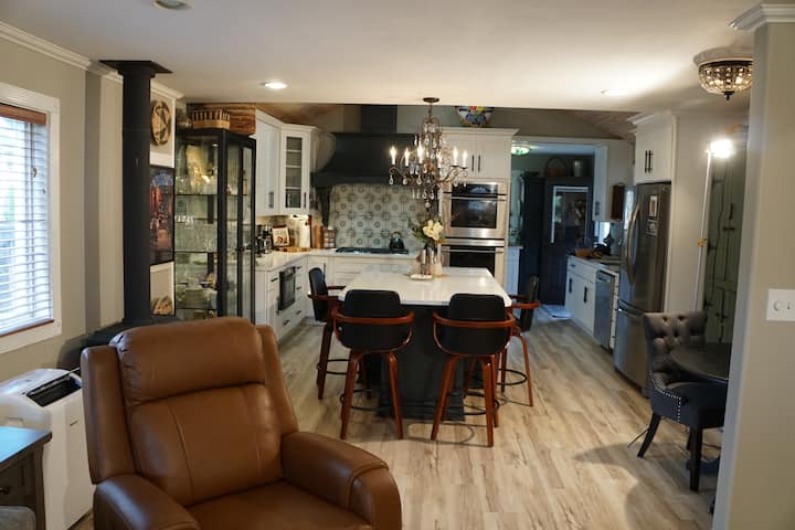 Charming Puyallup Home, 1.2 Miles From Downtown - Puyallup, WA
