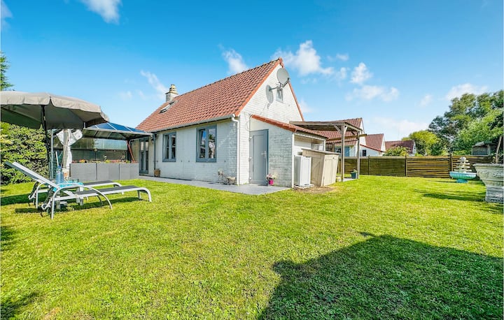 Nice Home In Bredene With Heated Swimming Pool - De Haan