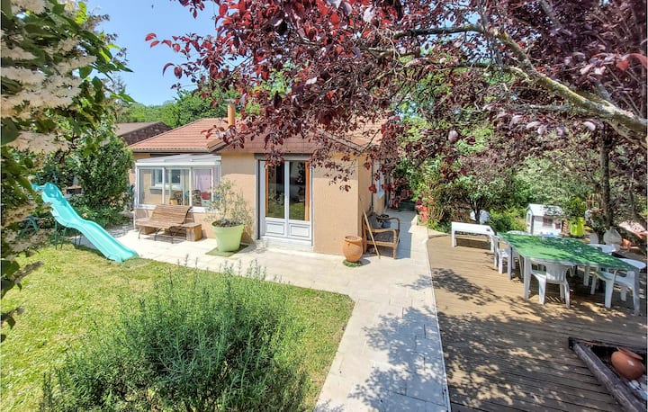 5 Bedroom Stunning Home In Francheville - Francheville