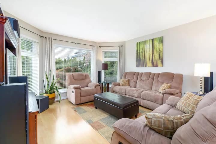 Relaxing 3br Retreat Near White Rock Beach - Surrey