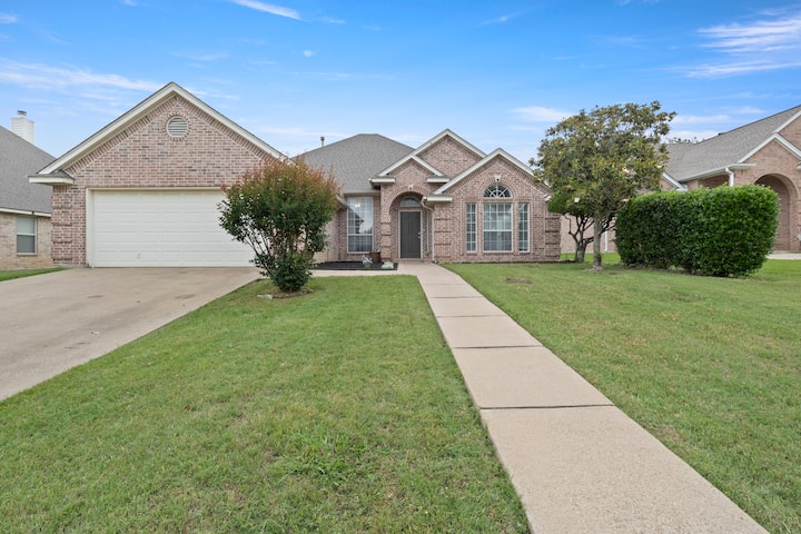 Spacious 4br Near At&t Stadium | Fifa World Cup - Mansfield, TX