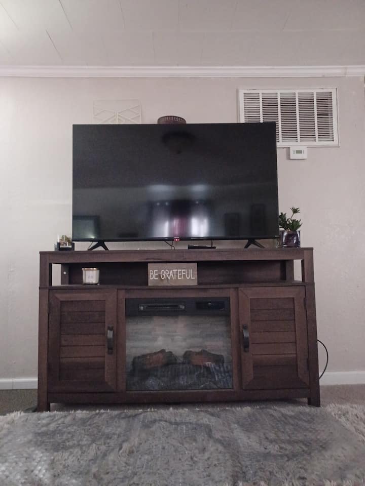 Small 3 Bedroom 1 Bath. Quite And Cozy - Carbondale, IL