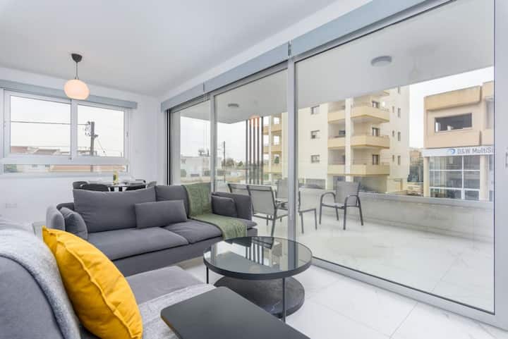 Mirage 2-br Apartment & Balcony In Larnaca - Larnaca