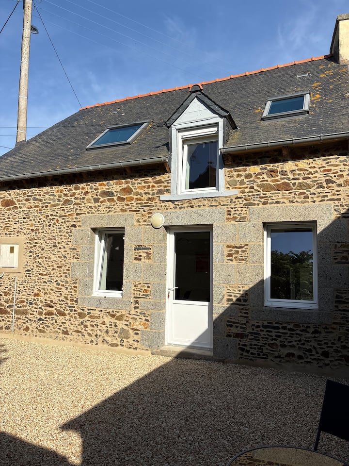 Maison De Pêcheur Avec Cour - Binic