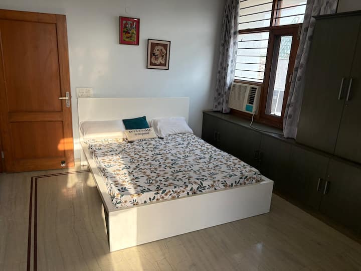 Serene & Fab 2bhk| Kitchen| Balcony| Sector 15 - Faridabad