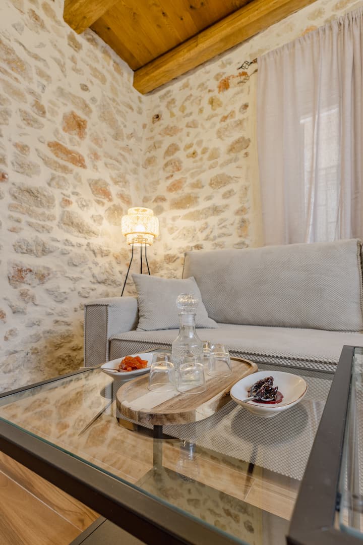 Sarakina Urban Grace In Stone By 8essentially - Heraklion