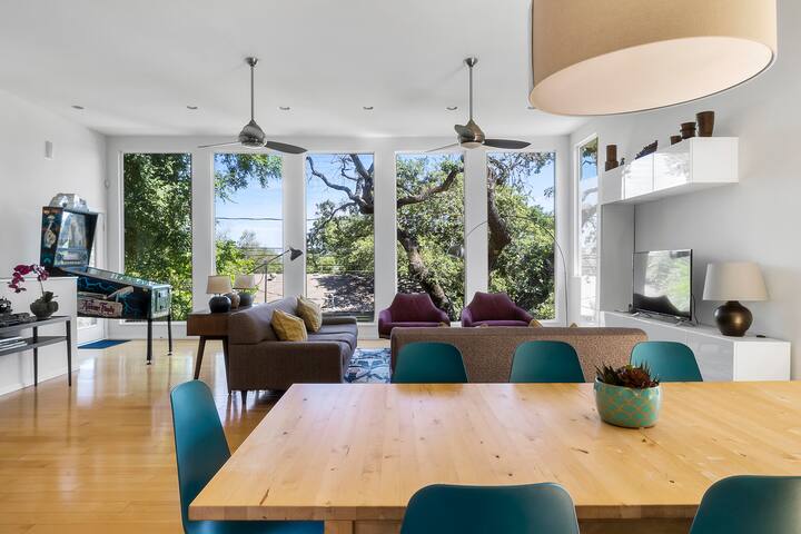 The Zilker Park Oasis with Heated Pool & Pinball gallery image 4