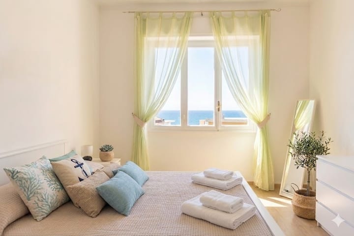 Sea-view Apartment With A/c And Parking | Ap41 - Imperia