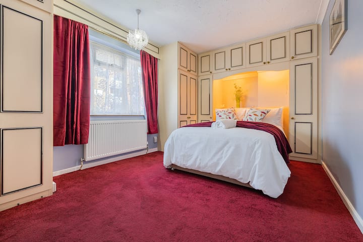 Contractor-friendly 2br London Home - Barking