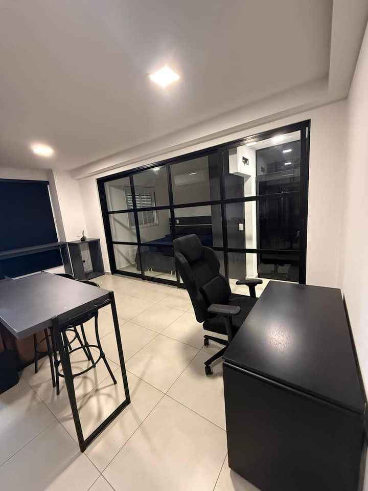 Flat Moderno Completo Com Localização Previlegiada - Presidente Prudente
